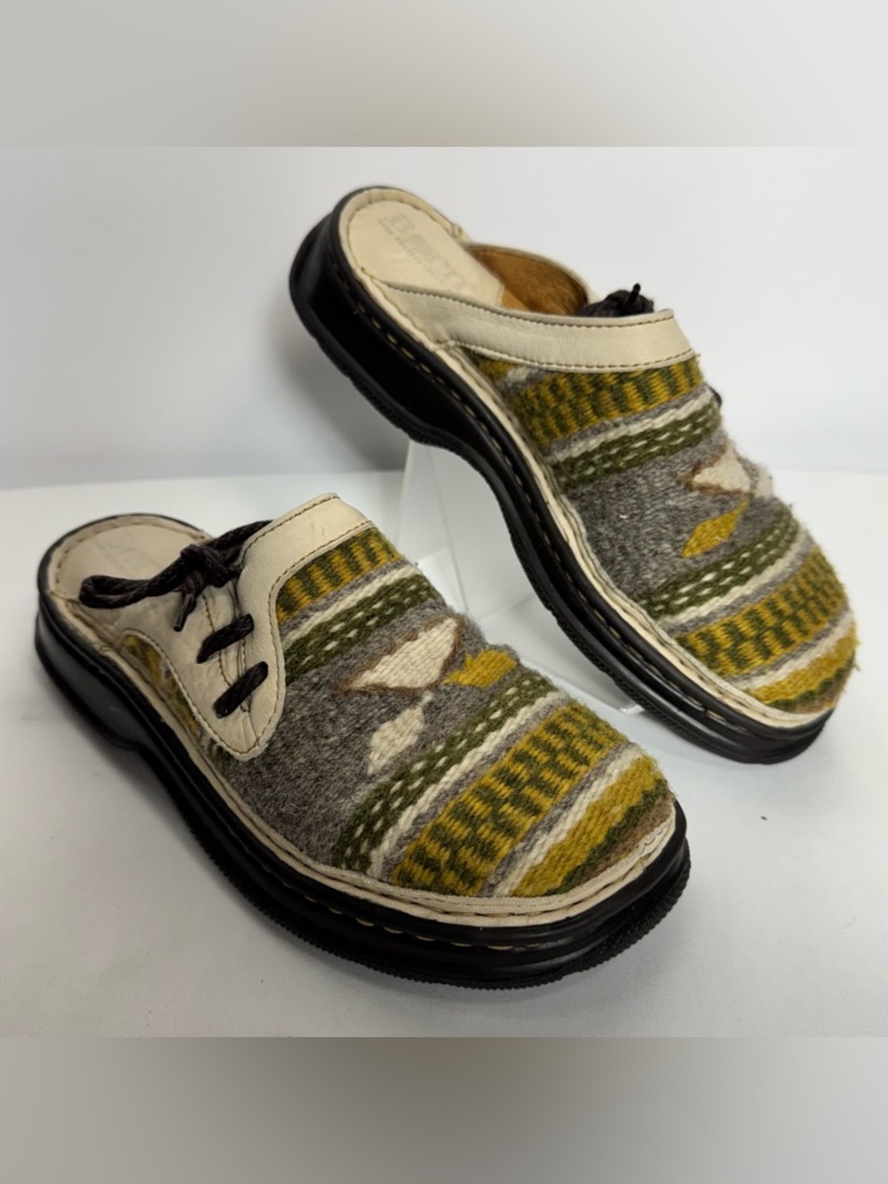 Born Slip On Clogs Sandals Leather Southwestern Aztec Print Wool Woven  S 7